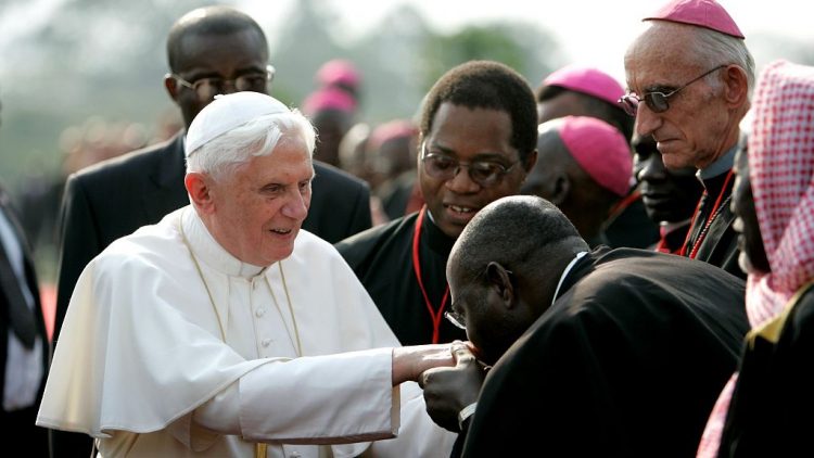 L’ancien pape Benoît XVI est mort à 95 ans