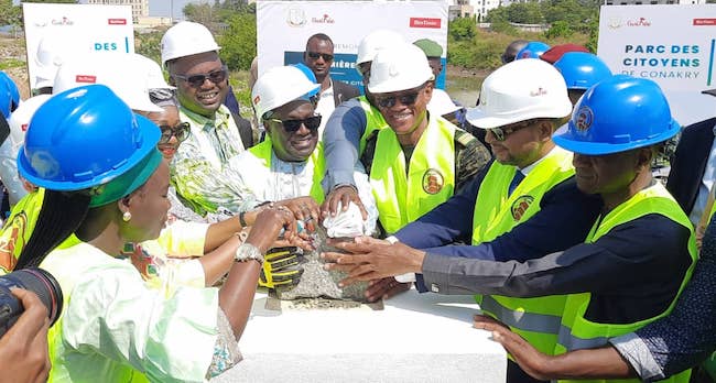 Pose de la première pierre du Parc des Citoyens de Conakry : Emblème du partenariat entre Rio Tinto et le Gouvernement guinéen