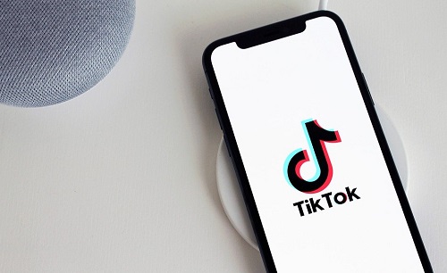 TikTok applique l’étiquetage des médias d’État