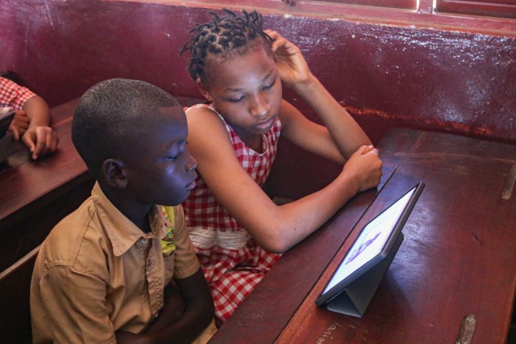 La Guinée expérimente l'e-learning dans l’enseignement primaire