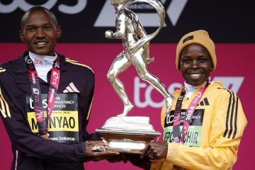 La championne olympique Peres Jepchirchir a remporté le marathon de Londres en établissant un record du monde chez les femmes ce dimanche.