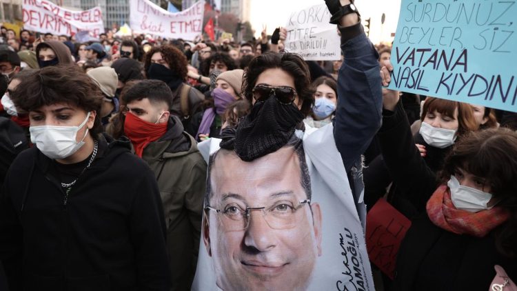 Turquie : plus de 1 130 arrestations lors des manifestations pour Imamoglu