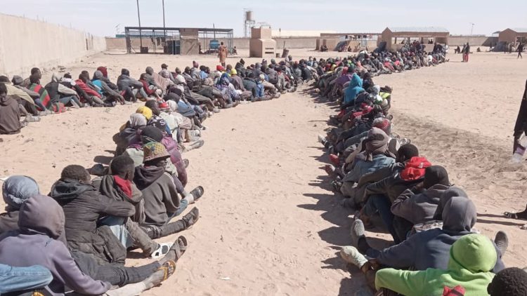 Conditions inhumaines pour les migrants expulsés d'Algérie vers le Niger