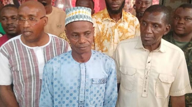 Révocation de Bouba Sampil : le COMEX conteste la décision du ministre Bogola