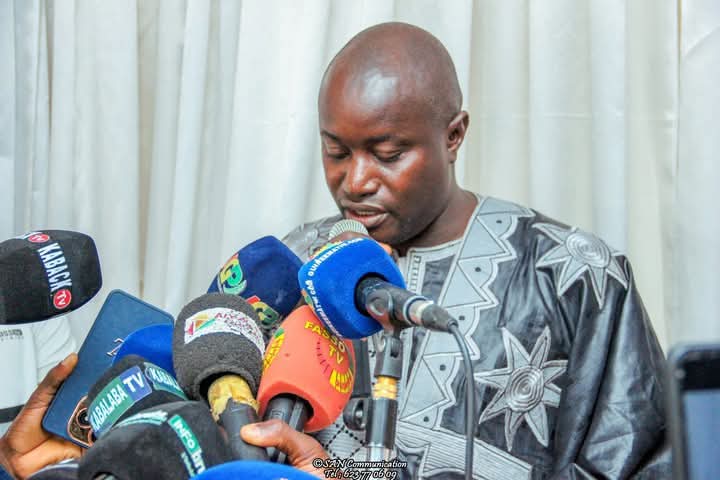 Tribune : Général Mamadi Doumbouya, un homme qui redonne vie à l'Administration guinéenne