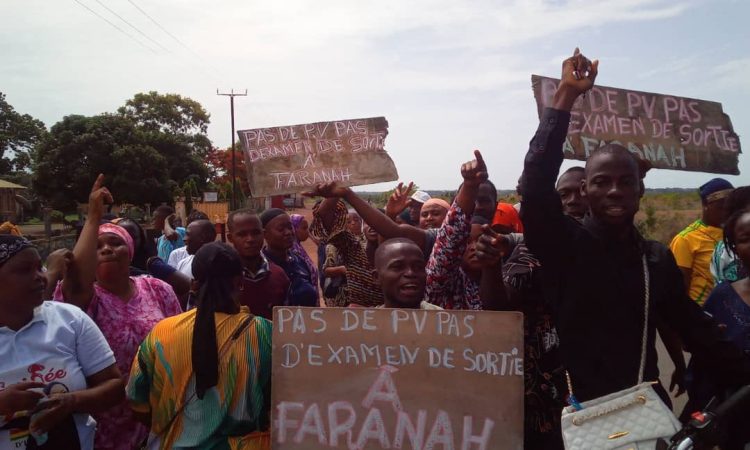Faranah : des étudiants des écoles de santé manifestent pour non attribution de PV