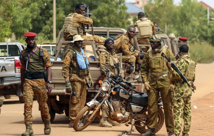 Burkina au moins 50 morts dans une attaque contre une base militaire de Dargo
