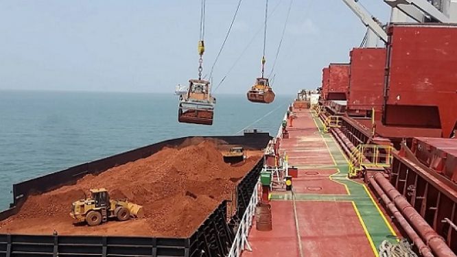 La Guinée se dote d'une compagnie maritime pour contrôler la logistique de la bauxite