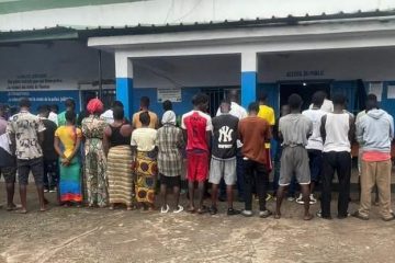 Présentation des individus par la police guinéenne