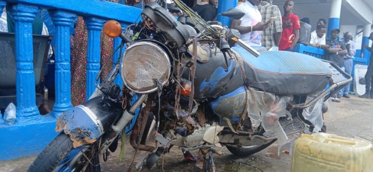 Un motard et sa passagère emportés par les eaux à Dabondy école