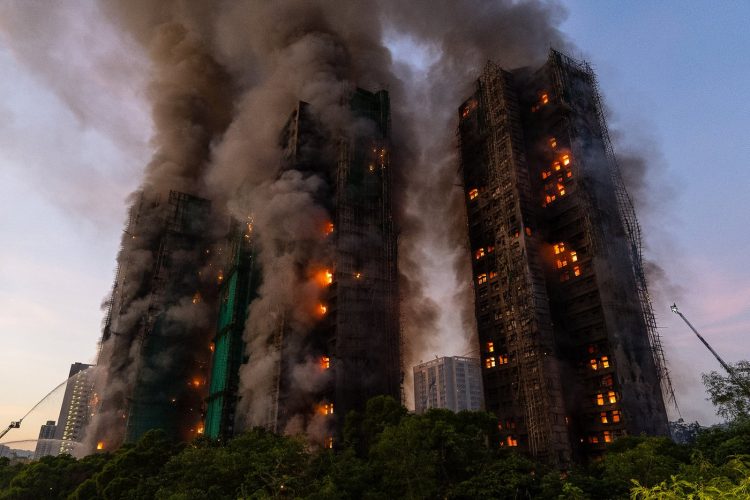 Hong Kong un incendie dans un complexe résidentiel fait 36 morts
