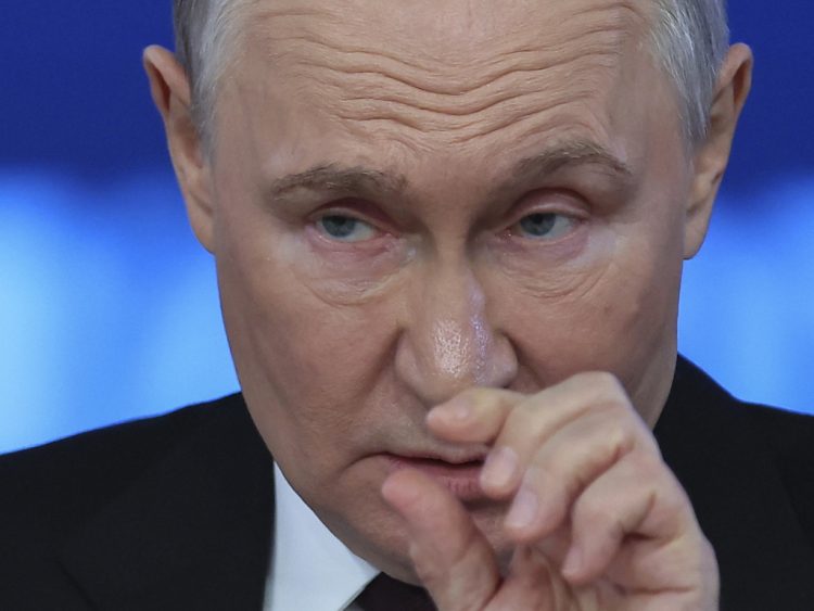 Plan américain pour l’Ukraine “une base” pour une paix durable selon Poutine