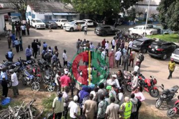 Des travailleurs de la SEG en grève