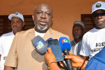 Le président de la Délégation spéciale de Matoto vote et appelle au calme