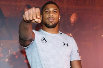 Nigeria le boxeur Anthony Joshua blessé dans un grave accident de la route