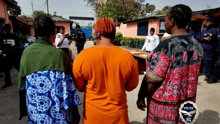 Cinq personnes dont trois femmes arrêtées en Guinée pour trafic de cocaïne