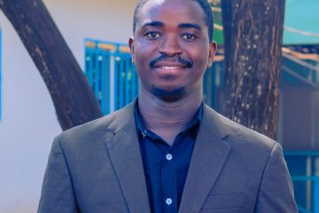 Alpha Camara, communiquant sur les différends frontaliers entre la Guinée, le Libéria et la Sierra Léone.