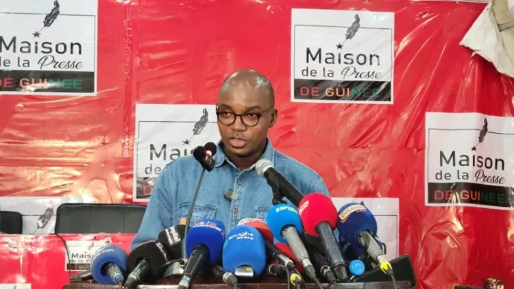 Ibrahima Diallo du FNDC sur la dissolution des 40 partis politiques