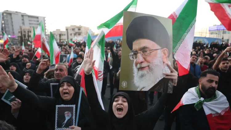 L'Iran pleure son guide suprême Ali Khamenei, tué samedi