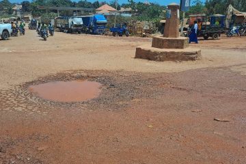 Route dégradée à Labé