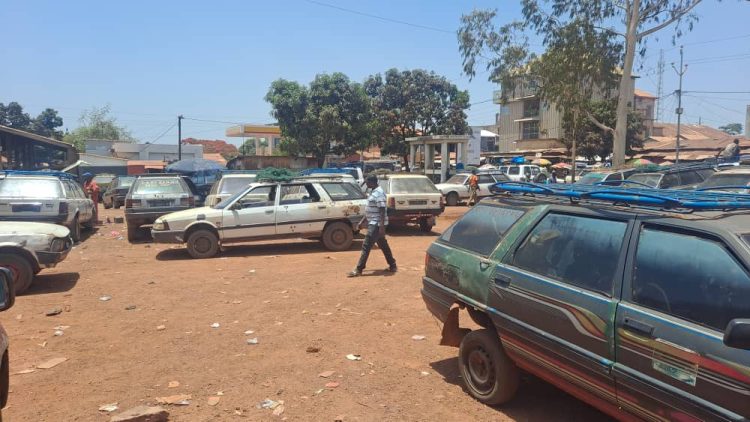 Trafic à l'arrêt entre Labé et Manda