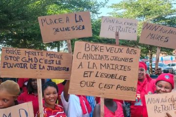 Des jeunes manifestent à Boké