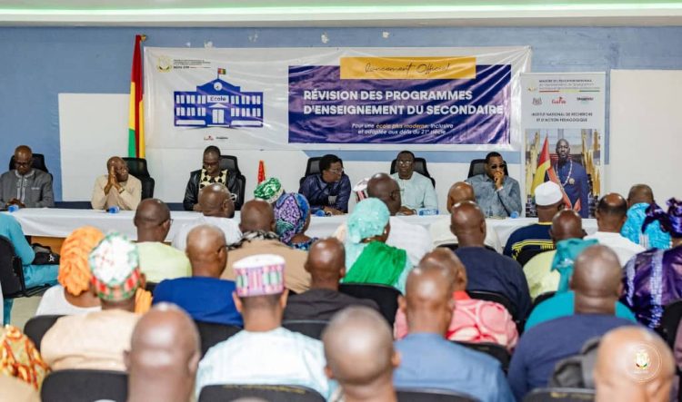Révision des programmes du secondaire en Guinée