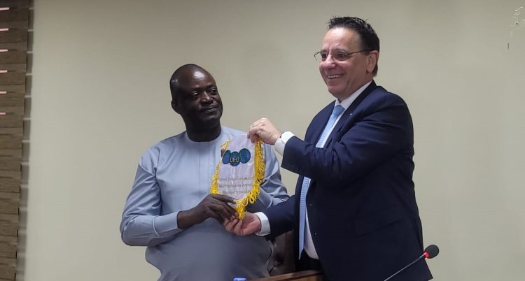 Visite du président de l'Union internationale des huissiers à Conakry