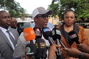 Le ministre Alpha Bacar lance les épreuves à Ratoma