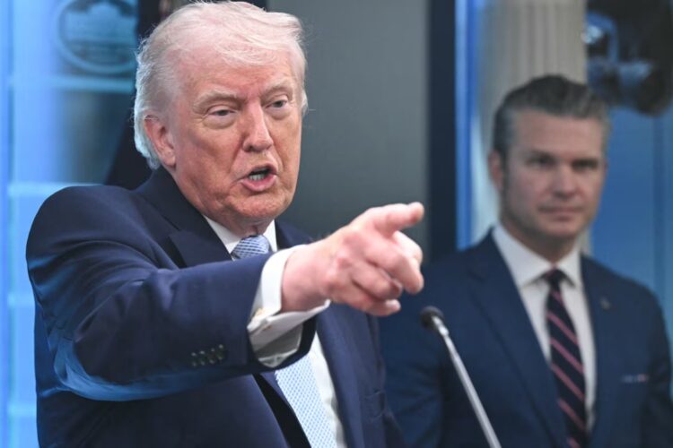 Donald Trump menace de « décimer complètement » l’Iran en cas de tentative d’assassinat