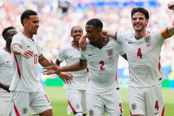 L'Angleterre s'adjuge la 3e place grâce à une première mi-temps de rêve face à la France