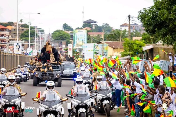 Après son congé annuel, Mamadi Doumbouya à Conakry