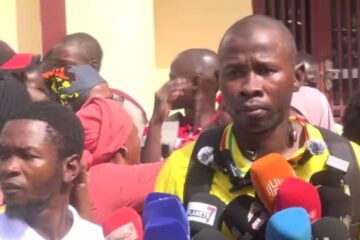 Les enseignants contractuels non retenus de Conakry en colère