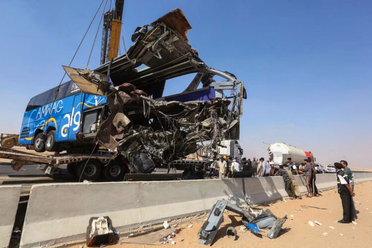 Égypte un accident d'autocar fait 13 morts et 34 blessés