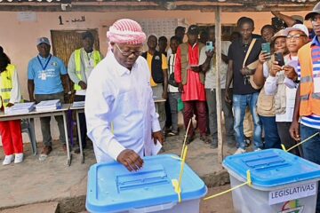 Guinée-Bissau l’ancien président interdit de retour, la population réagit