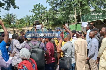 Manifestation des enseignants contractuels de Conakry