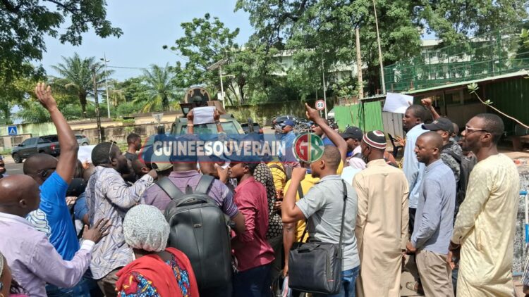 Manifestation des enseignants contractuels de Conakry