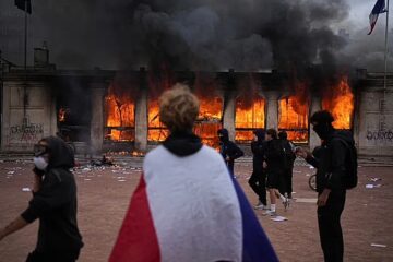 Violences en France pourquoi des dirigeants mettent-ils en cause l'immigration
